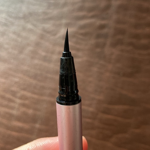 Too faced better than sex liquid waterproof eyeliner - Picture 4 of 5